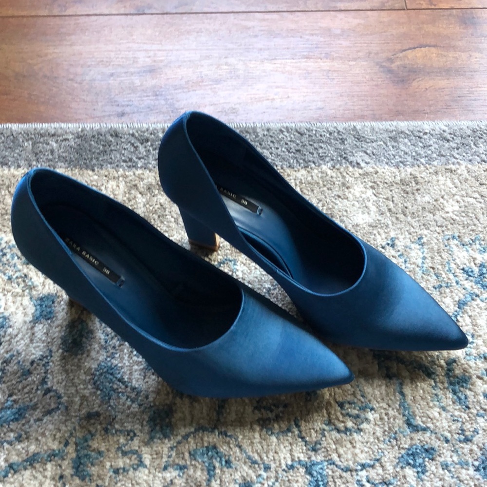 Pumps heels
